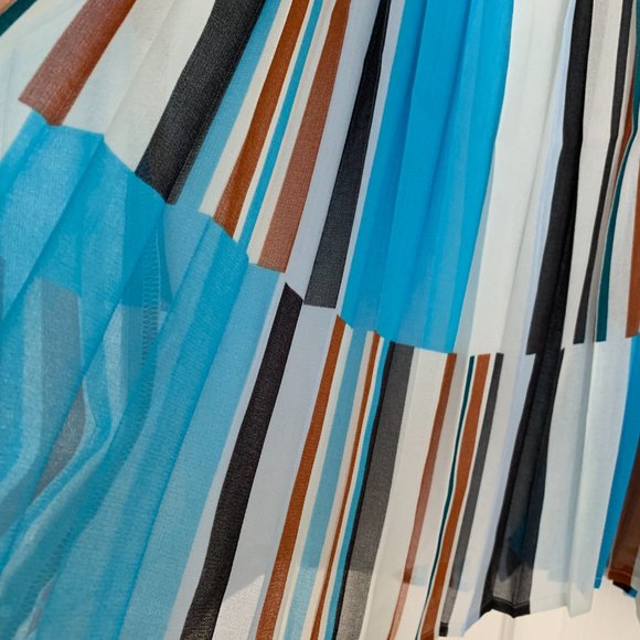 NWT Loft Pleated Tank Top - Picture 7 of 8